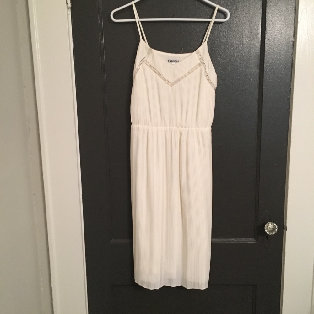 Express white pleated midi dress - Picture 2 of 5